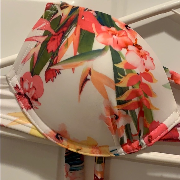 Padded bikini floral top - Picture 2 of 4